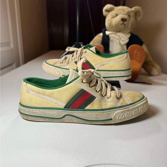 Gucci Shoes - Used women Gucci Tennis 1977 Canvas Trainers in Cream Canvas White Sz 38 / US 8